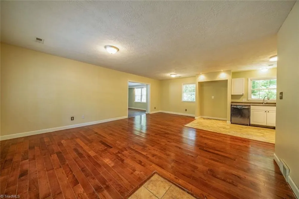 3155 Rainbow Avenue Pfafftown, NC 27040