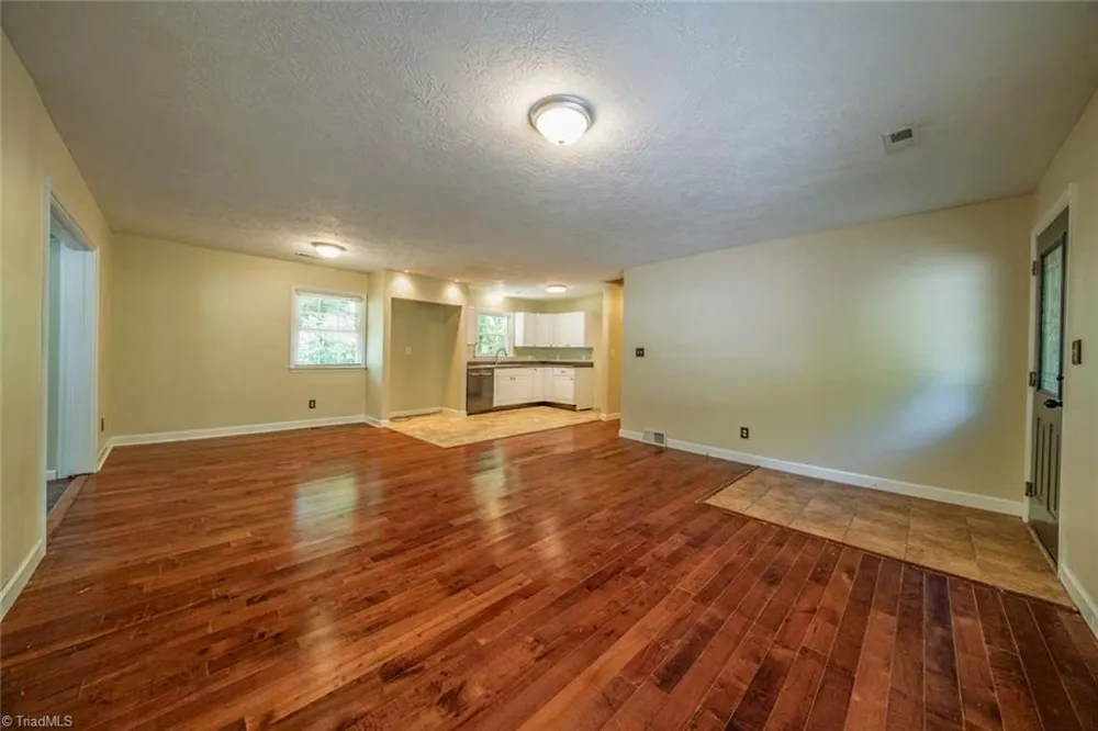 3155 Rainbow Avenue Pfafftown, NC 27040