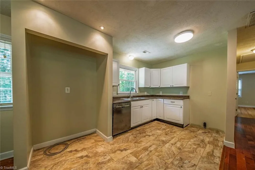 3155 Rainbow Avenue Pfafftown, NC 27040