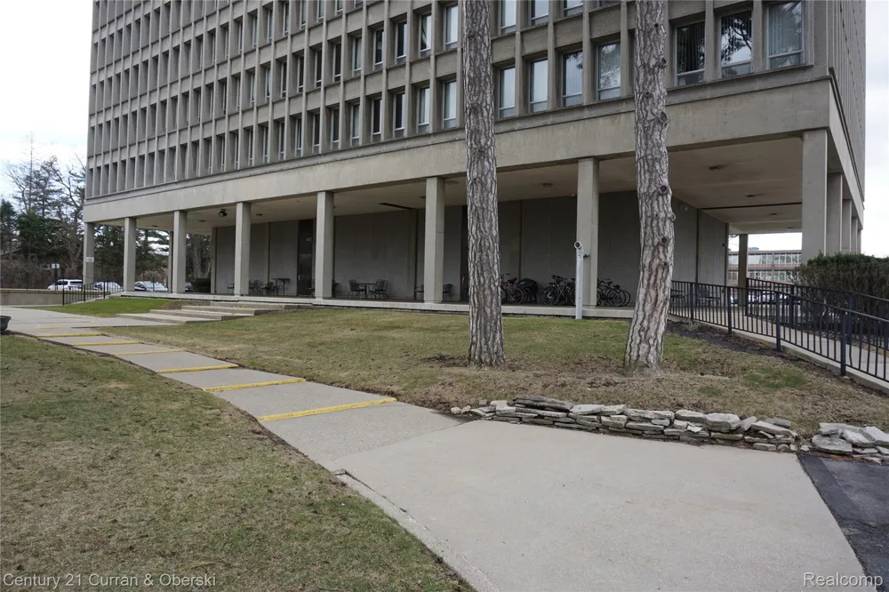 22700 Garrison Street #710 Dearborn City, MI 48124