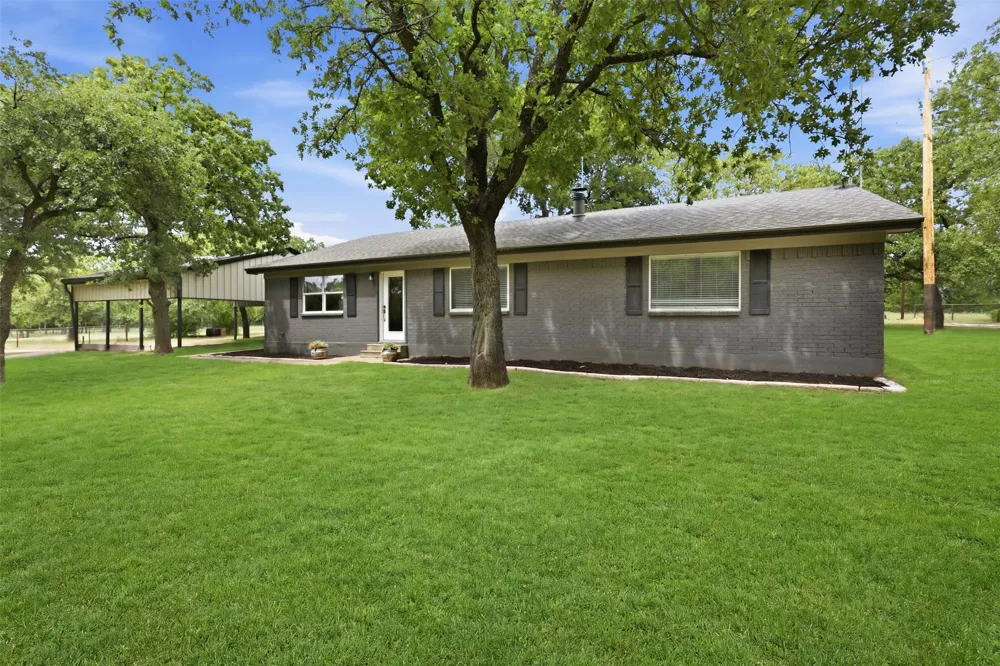 992 Fm 2210 Bridgeport, TX 76426