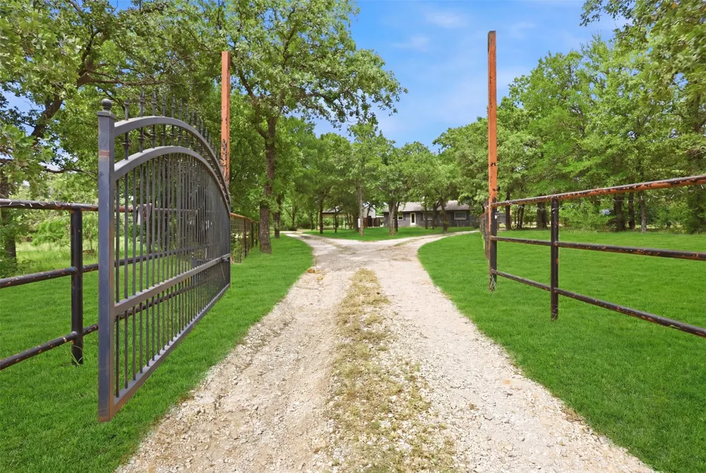 992 Fm 2210 Bridgeport, TX 76426