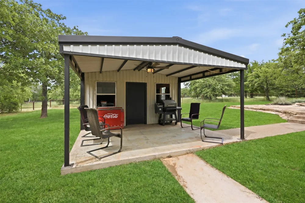 992 Fm 2210 Bridgeport, TX 76426