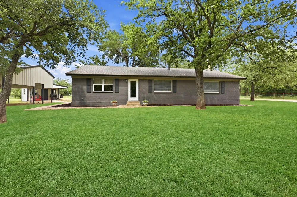 992 Fm 2210 Bridgeport, TX 76426