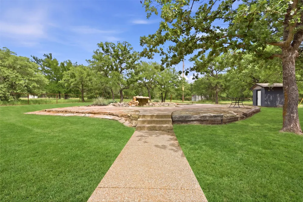 992 Fm 2210 Bridgeport, TX 76426