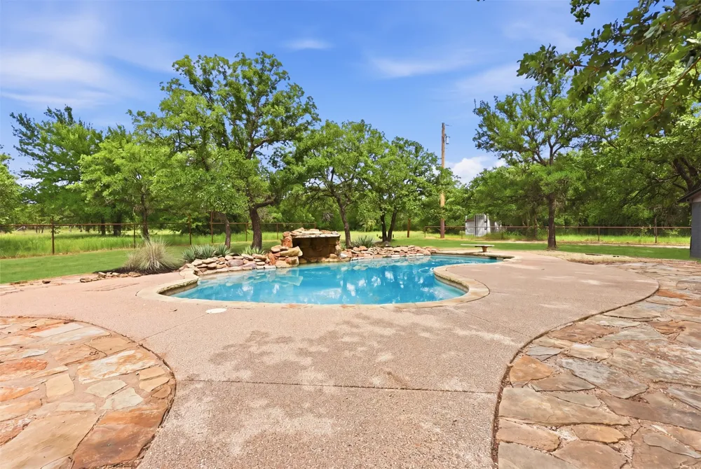 992 Fm 2210 Bridgeport, TX 76426