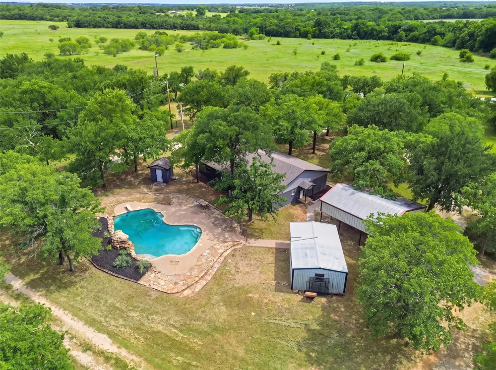 992 Fm 2210 Bridgeport, TX 76426