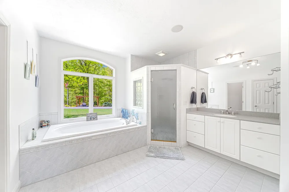 2099 E Clear Lake Road Buchanan, MI 49107