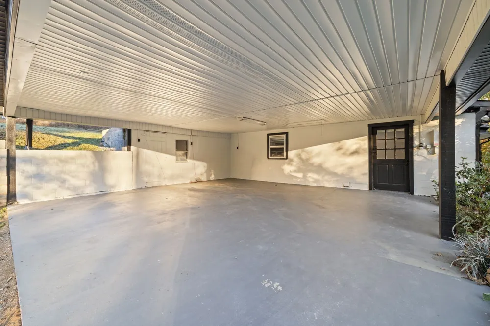 133 Mockerson Rd Leoma, TN 38468