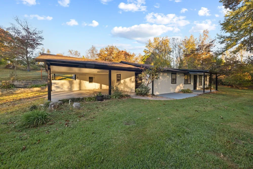 133 Mockerson Rd Leoma, TN 38468