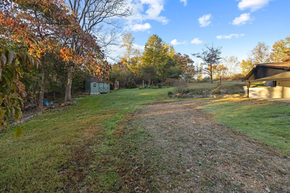 133 Mockerson Rd Leoma, TN 38468