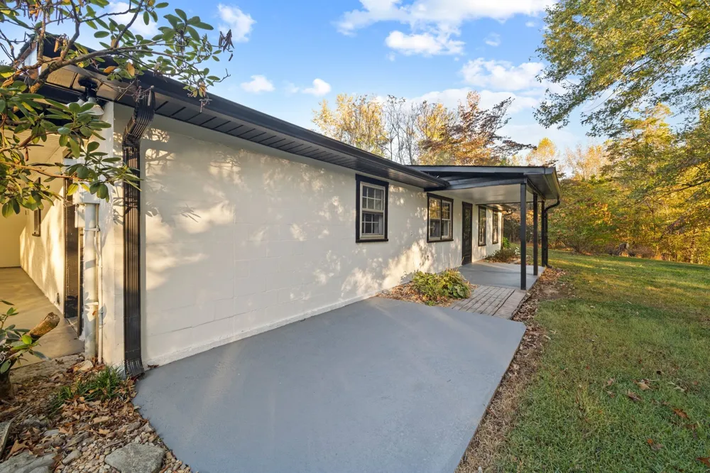 133 Mockerson Rd Leoma, TN 38468