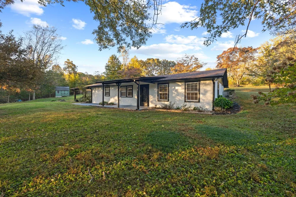 133 Mockerson Rd Leoma, TN 38468