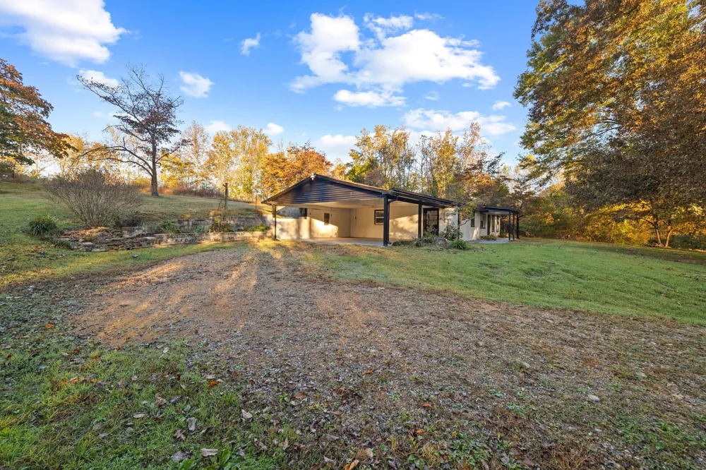 133 Mockerson Rd Leoma, TN 38468