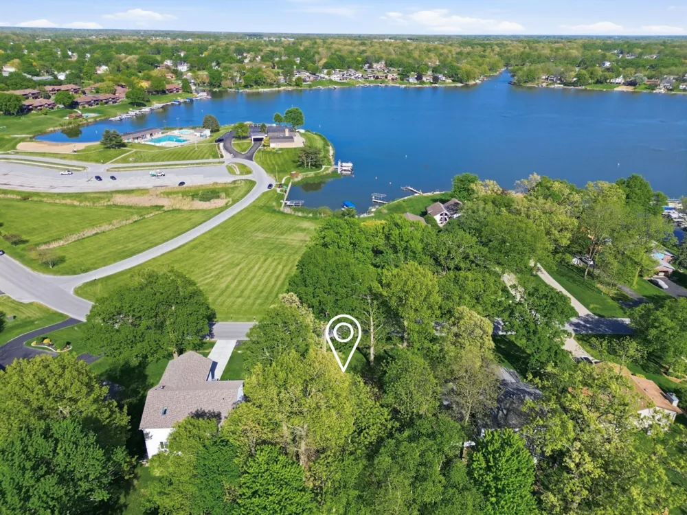 3580 W Lakeshore Drive Crown Point, IN 46307