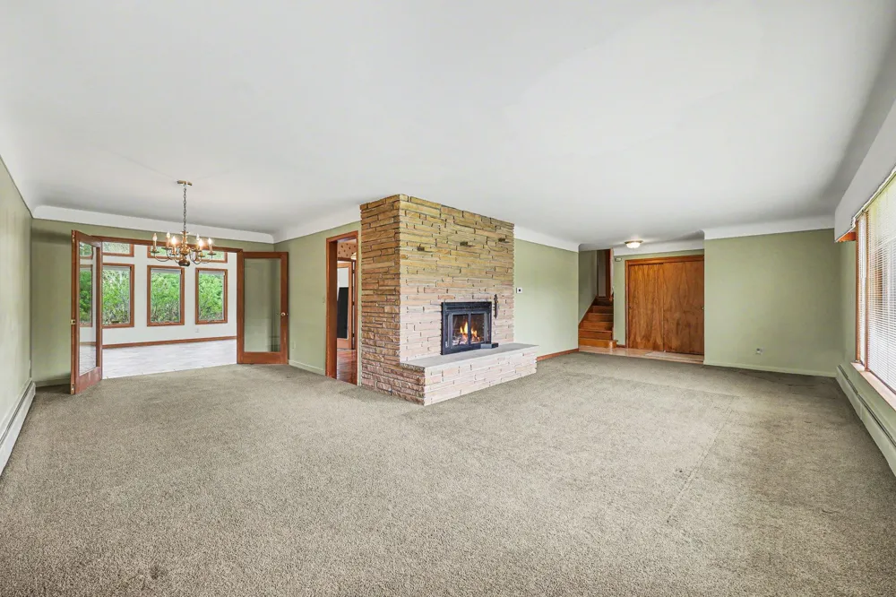 6595 Napier Road Plymouth, MI 48170