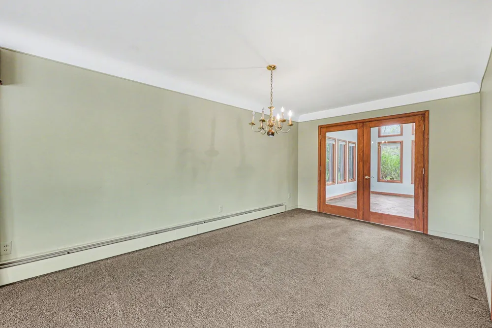 6595 Napier Road Plymouth, MI 48170