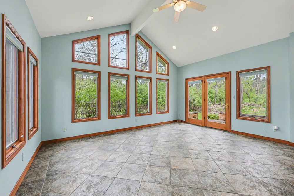 6595 Napier Road Plymouth, MI 48170
