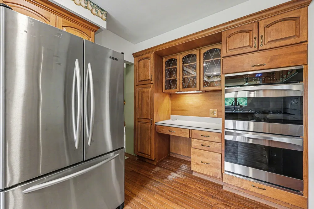 6595 Napier Road Plymouth, MI 48170