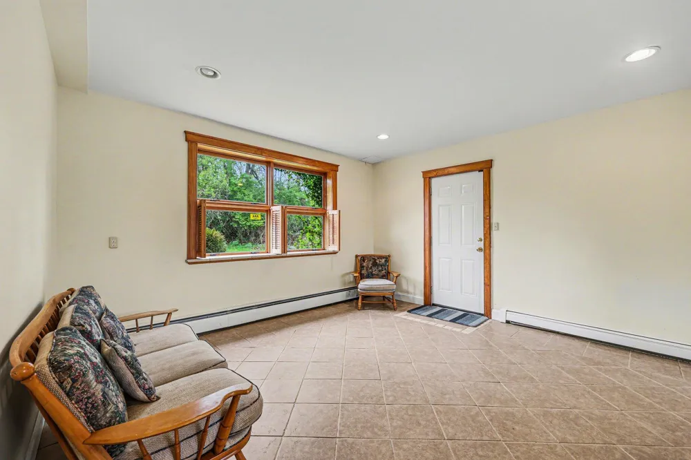 6595 Napier Road Plymouth, MI 48170