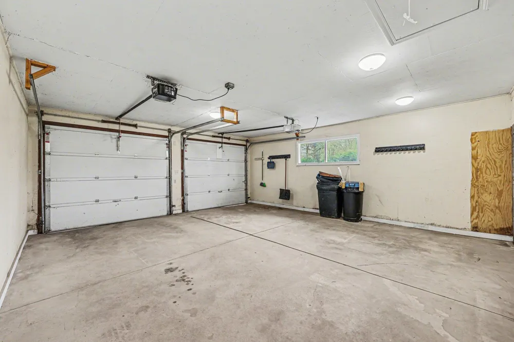 6595 Napier Road Plymouth, MI 48170