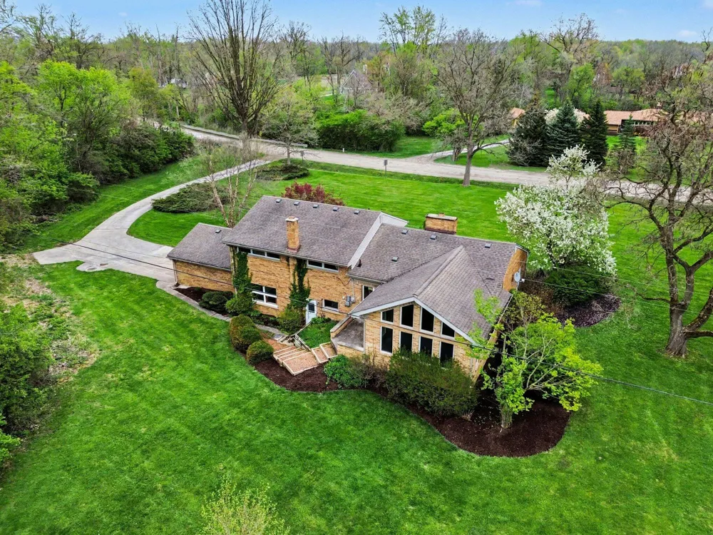 6595 Napier Road Plymouth, MI 48170