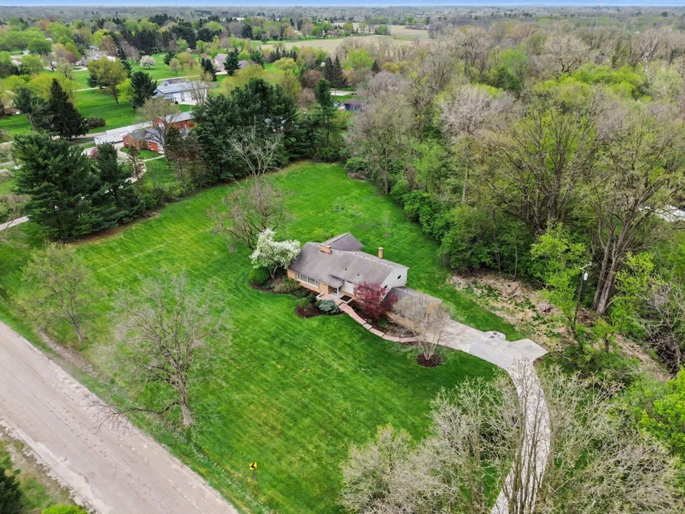 6595 Napier Road Plymouth, MI 48170