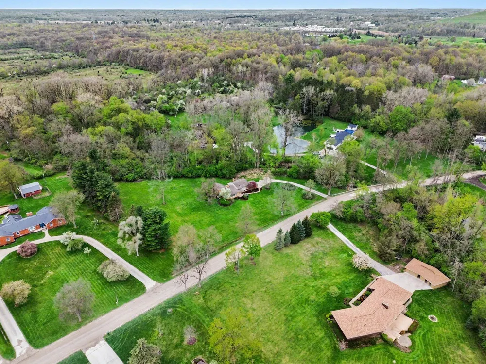 6595 Napier Road Plymouth, MI 48170