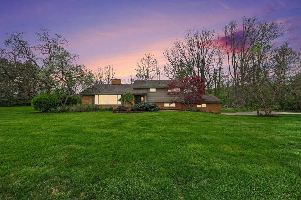 6595 Napier Road Plymouth, MI 48170