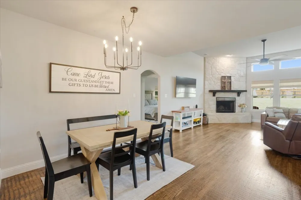 1205 Redbud Howe, TX 75459