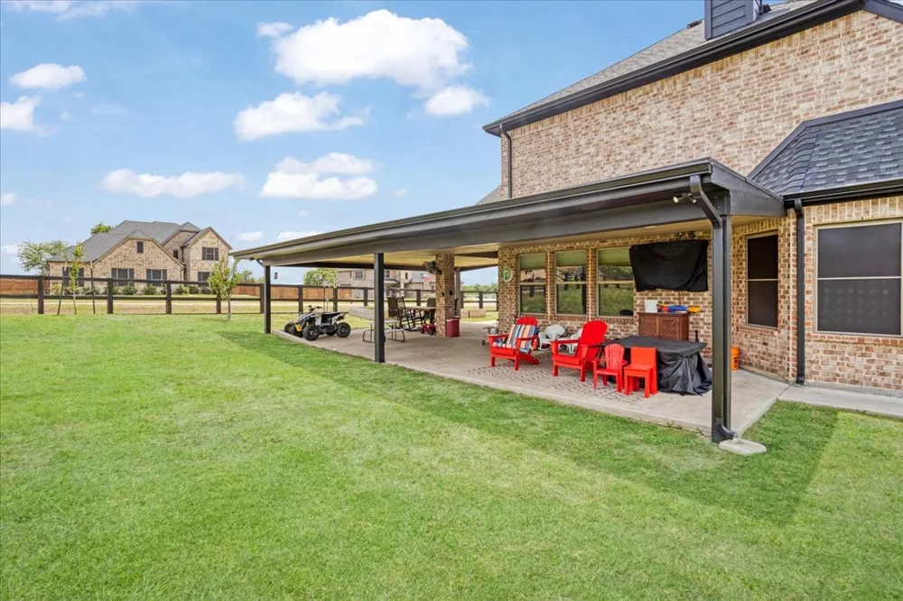 1205 Redbud Howe, TX 75459