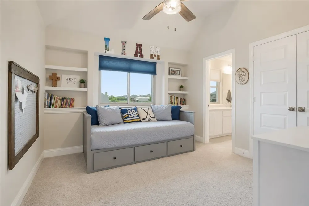 1205 Redbud Howe, TX 75459