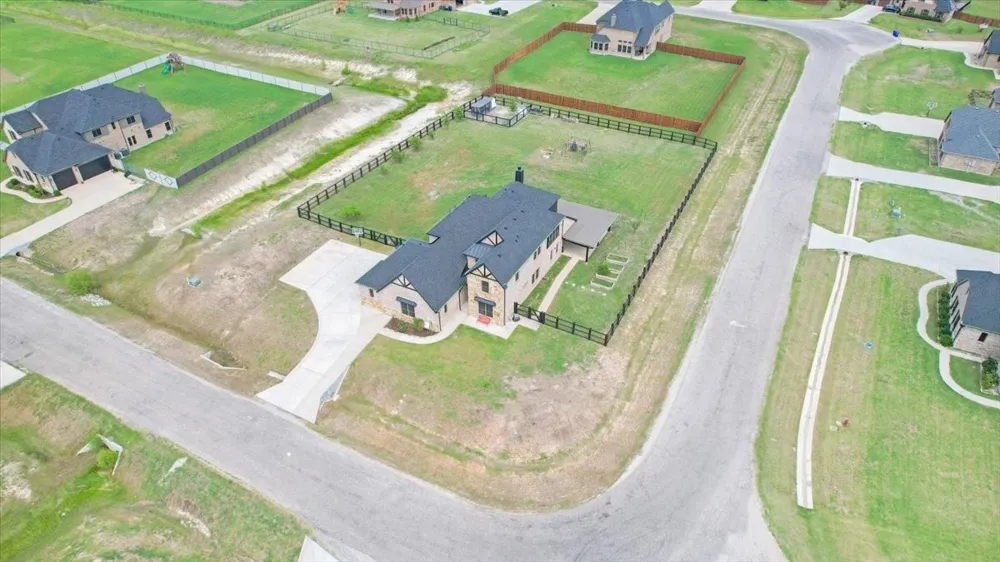 1205 Redbud Howe, TX 75459