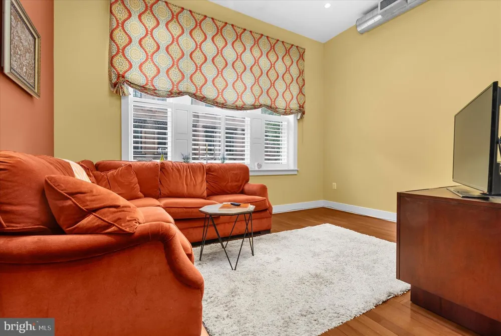 1519 PINE STREET #4 Philadelphia, PA 19102