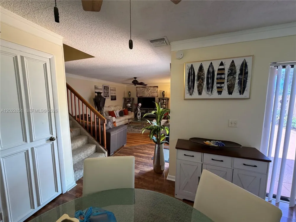 964 Springdale Cir Palm Springs, FL 33461