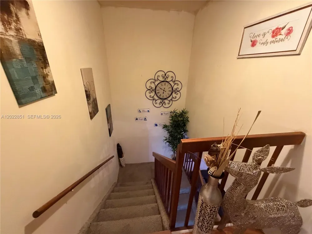 964 Springdale Cir Palm Springs, FL 33461