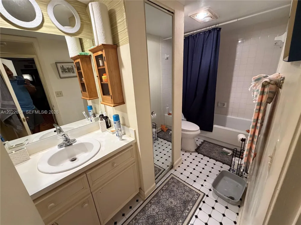 964 Springdale Cir Palm Springs, FL 33461