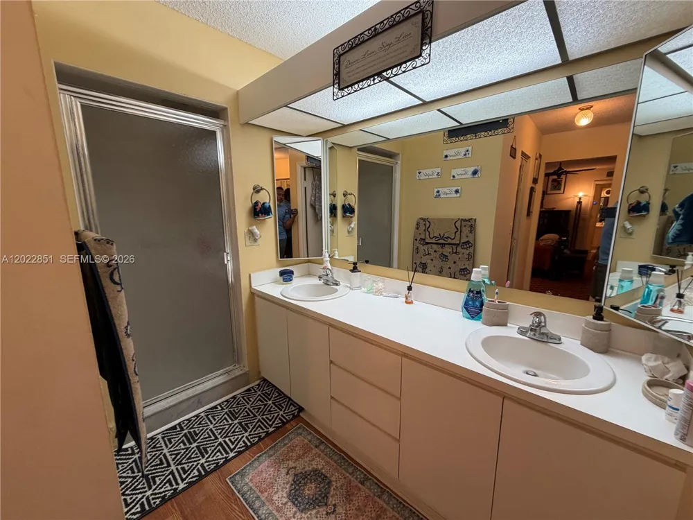 964 Springdale Cir Palm Springs, FL 33461