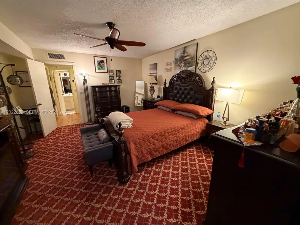 964 Springdale Cir Palm Springs, FL 33461