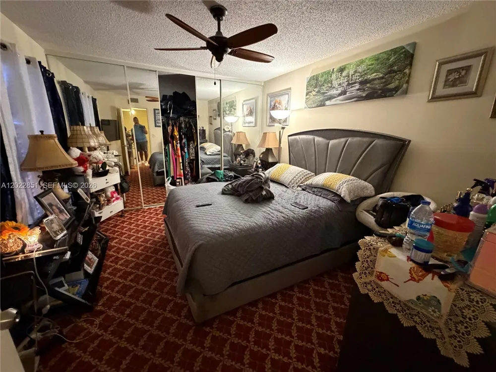 964 Springdale Cir Palm Springs, FL 33461