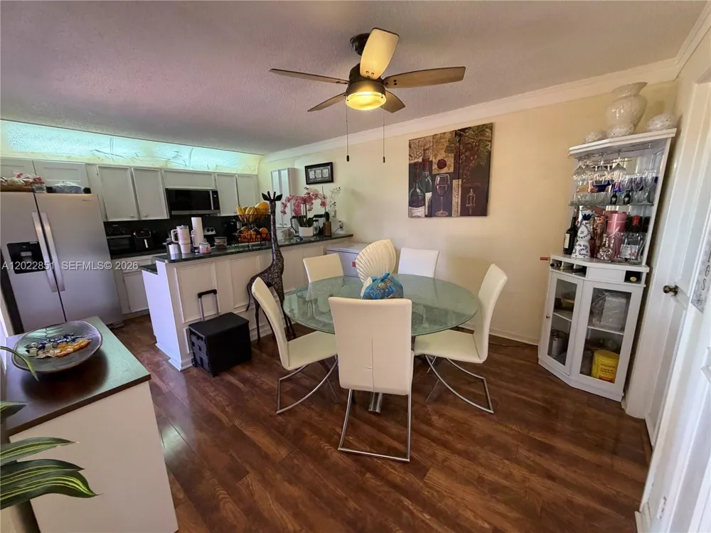 964 Springdale Cir Palm Springs, FL 33461
