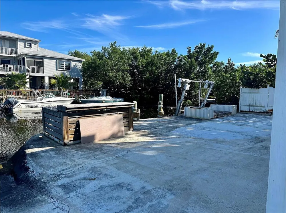 813 Hawksbill Ln Sugarloaf, FL 33042