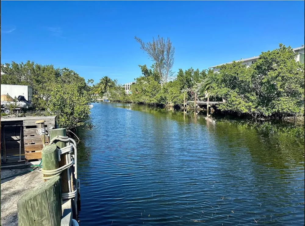 813 Hawksbill Ln Sugarloaf, FL 33042