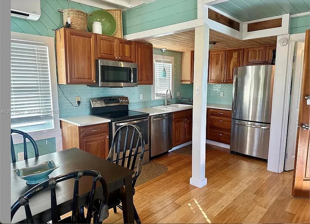 813 Hawksbill Ln Sugarloaf, FL 33042