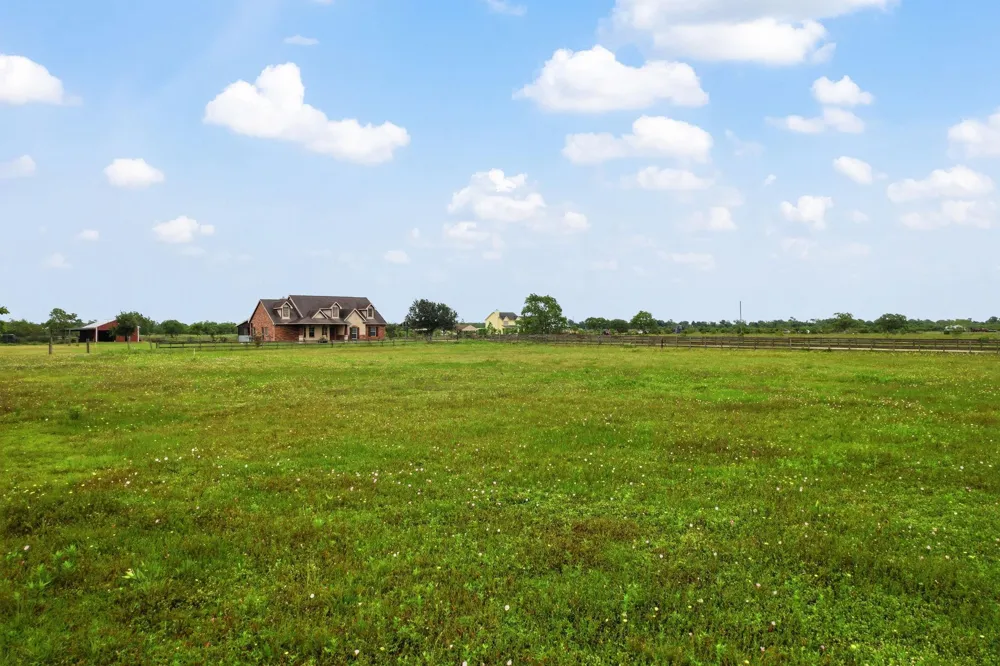 1405 Big Hill Road Winnie, TX 77665