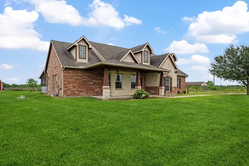 1405 Big Hill Road Winnie, TX 77665