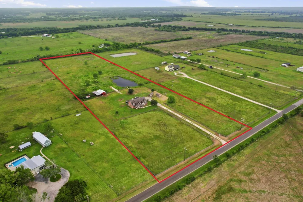 1405 Big Hill Road Winnie, TX 77665