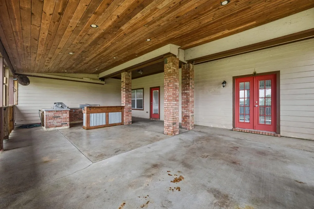 1405 Big Hill Road Winnie, TX 77665