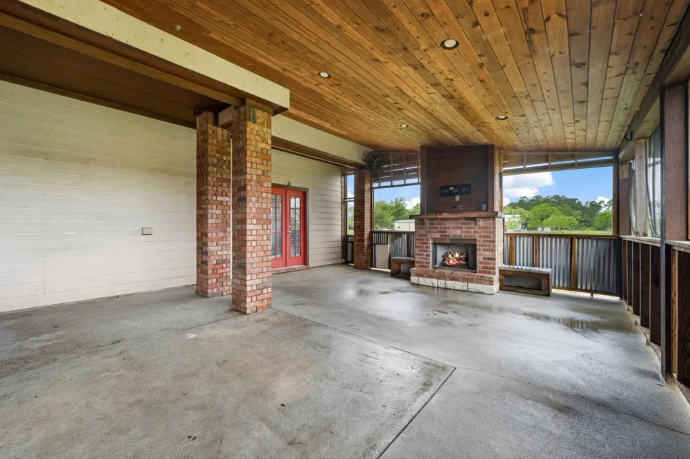 1405 Big Hill Road Winnie, TX 77665