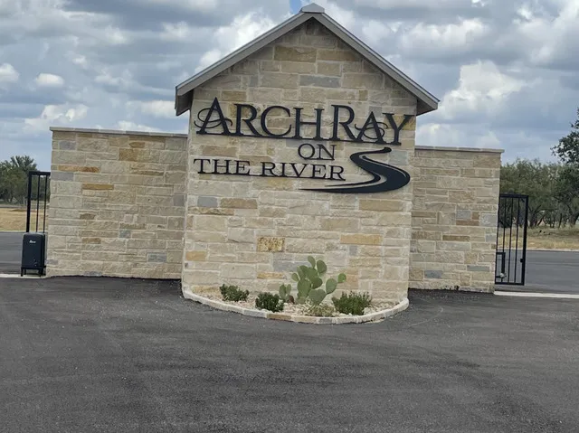 174 Resort Ct Fredericksburg, TX 78624